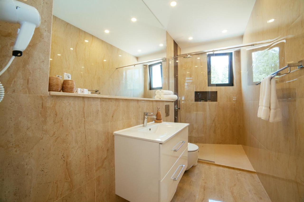 Hotel Ambiente Улцинь Экстерьер фото