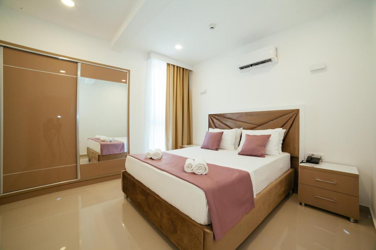 Hotel Ambiente Улцинь Экстерьер фото