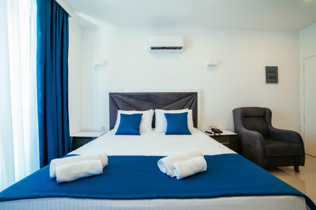 Hotel Ambiente Улцинь Экстерьер фото